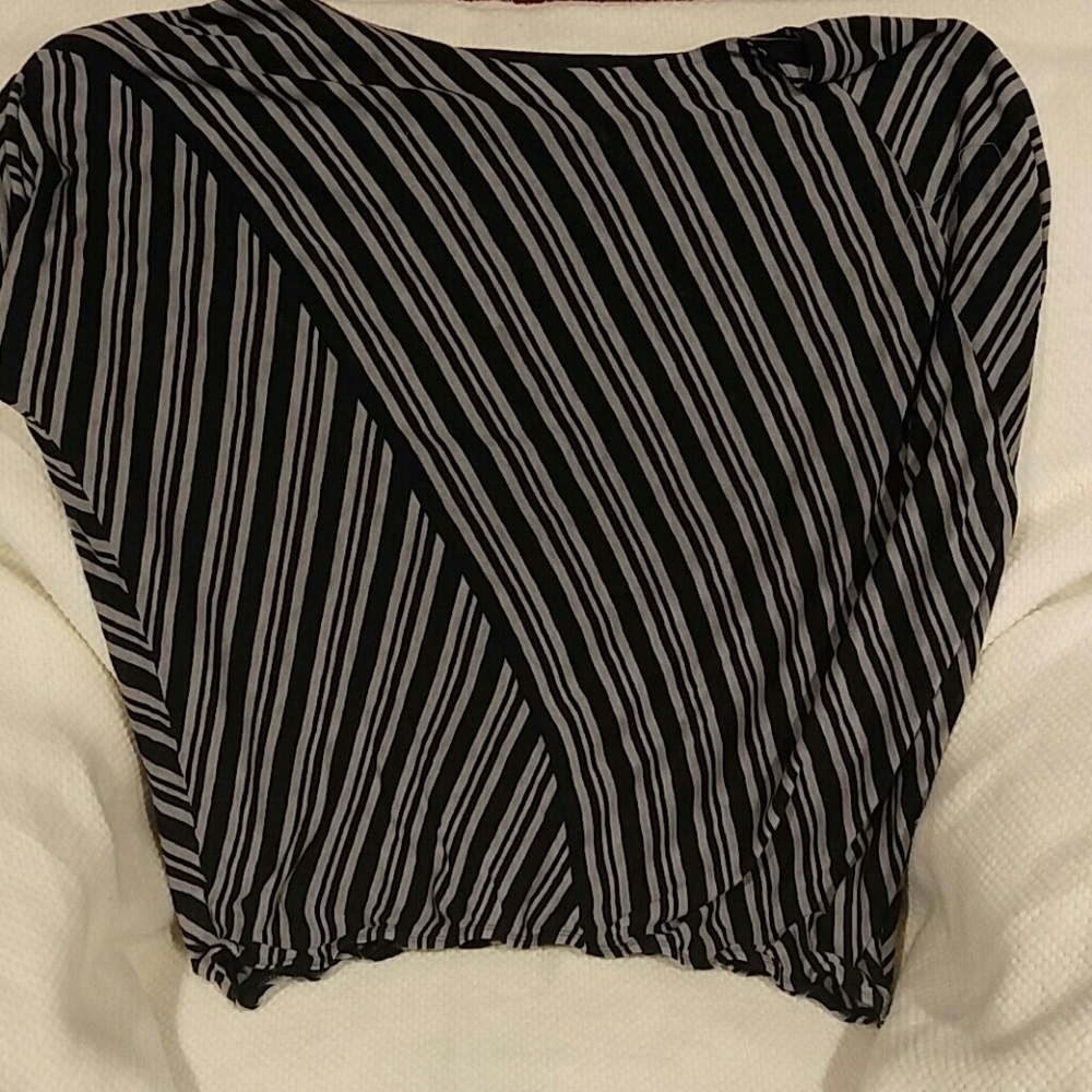 Black & gray top